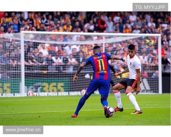 塞维利亚:传统强队地位动摇,球队表现波动影响西甲竞争格局。 塞维利亚:传统强队地位动摇,球队表现波动影响西甲竞争格局。