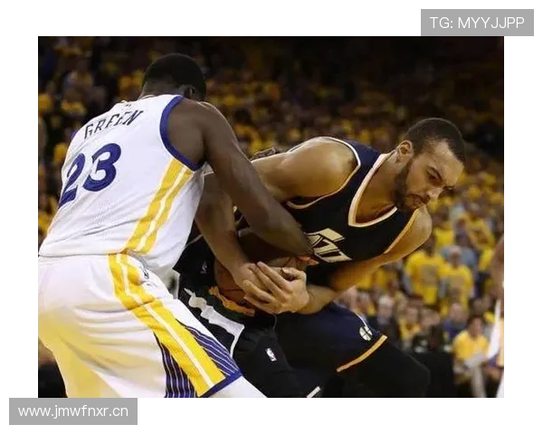 德隆·威廉姆斯主导挡拆战术改变对手防守策略